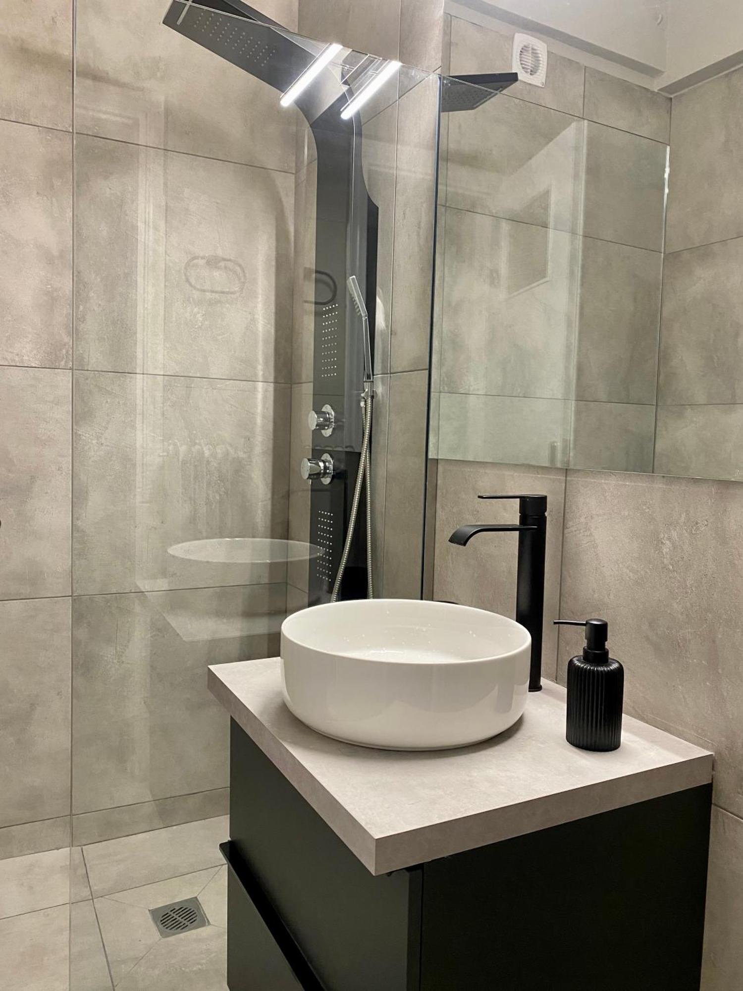 Cozy Apartment In Kolonaki Athens - Sleeps 5 Экстерьер фото